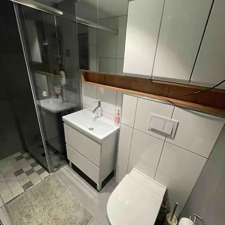 Cozy With 2 Bedrooms