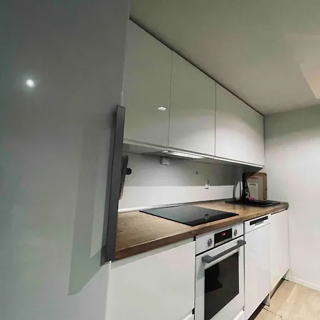 Cozy With 2 Bedrooms