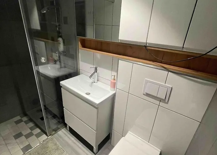 Cozy With 2 Bedrooms
